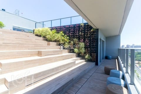 Image 28 - 272258